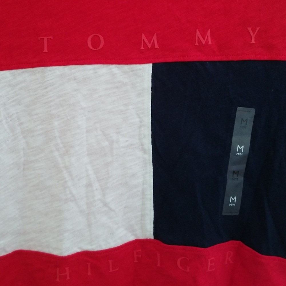 Tommy Hilfiger Croptop - Picture 2 of 3